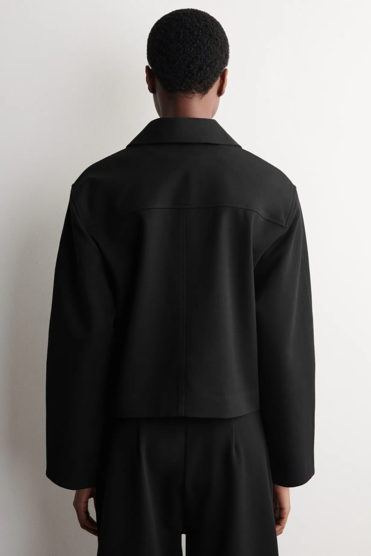 ABGERUNDETE JACKE AUS JERSEY