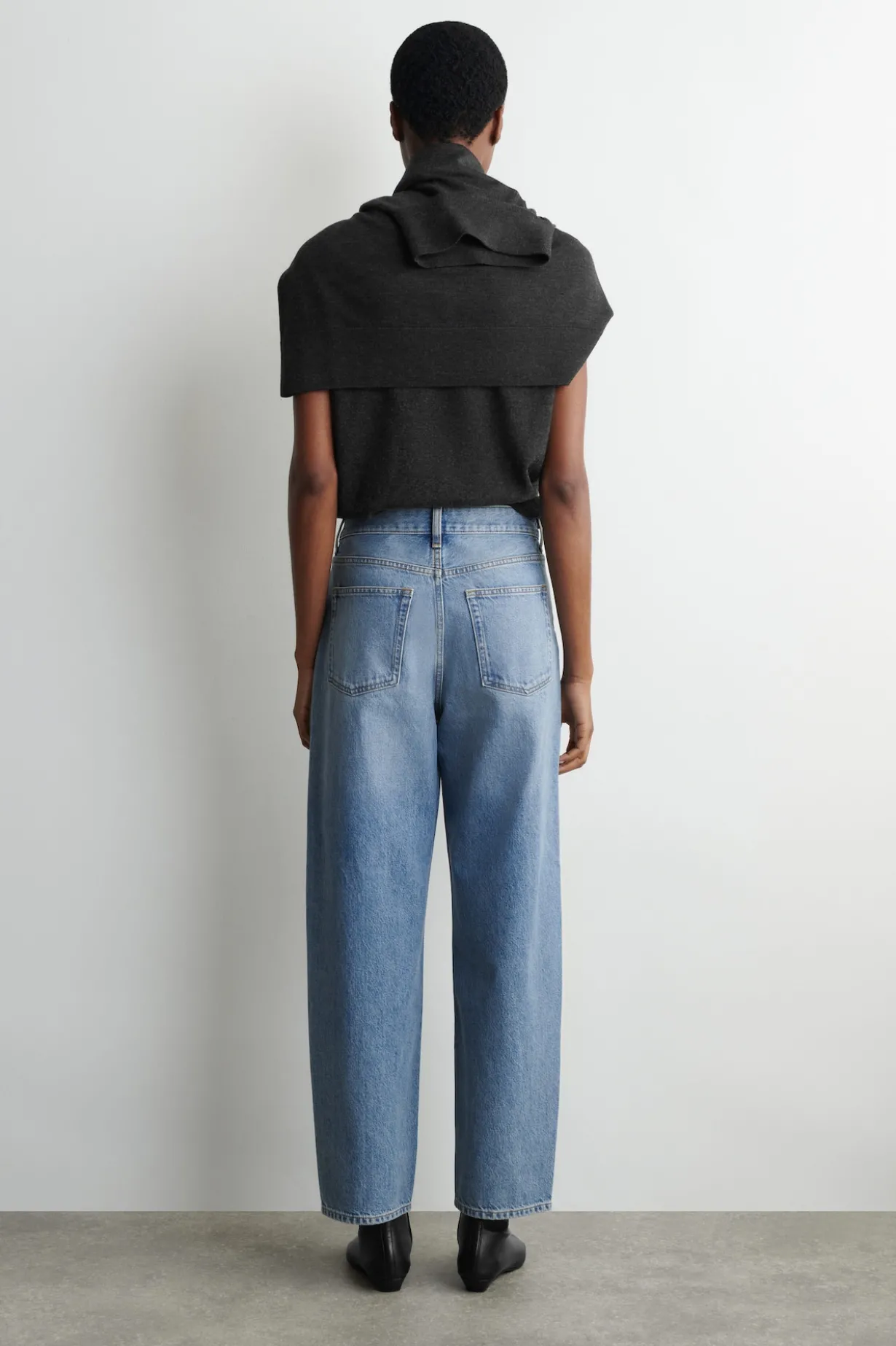 ARCH SCHMAL ZULAUFENDE JEANS