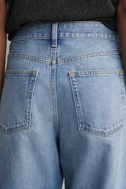 ARCH SCHMAL ZULAUFENDE JEANS