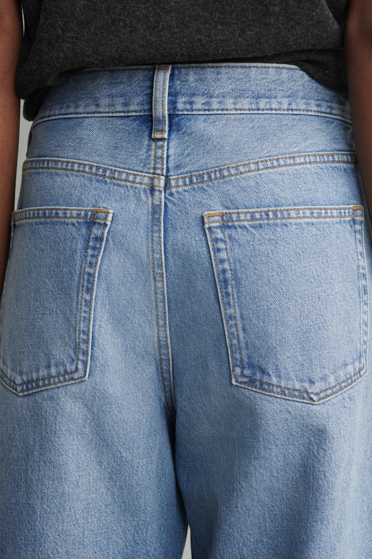 ARCH SCHMAL ZULAUFENDE JEANS
