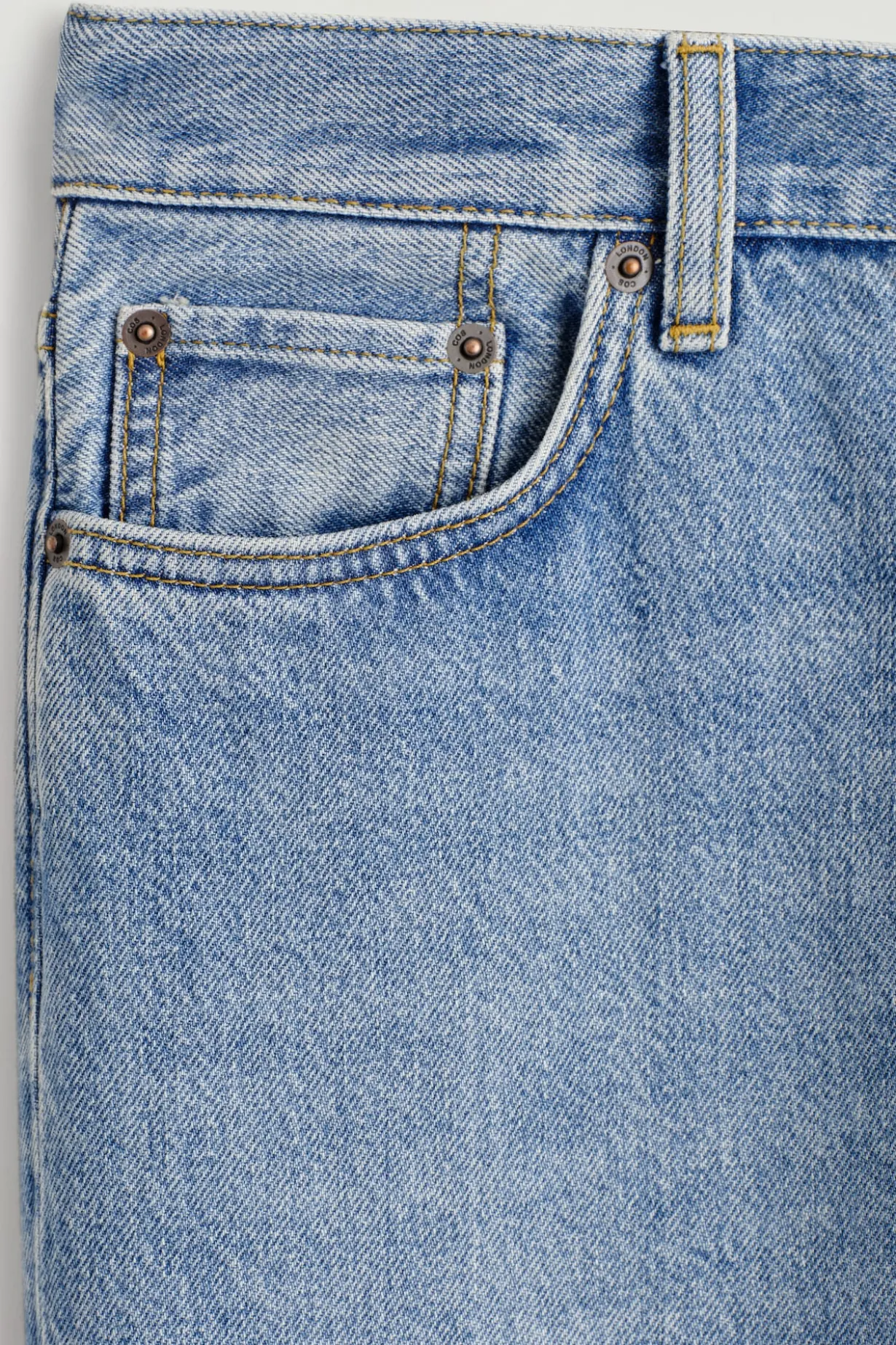 ARCH SCHMAL ZULAUFENDE JEANS