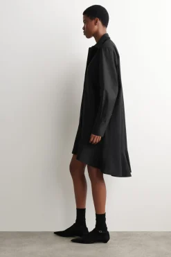 AUSGESTELLTES HEMDKLEID AUS BAUMWOLLE IN MINILÄNGE