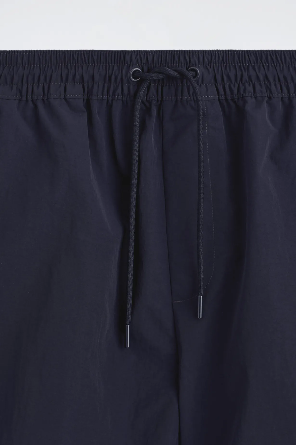 BADESHORTS AUS NYLON MIT KORDELZUGBUND