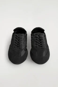BALLERINAS AUS VELOURSLEDER UND NYLON