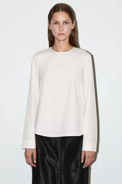 BAUMWOLLBLUSE MIT ABGERUNDETEM SAUM