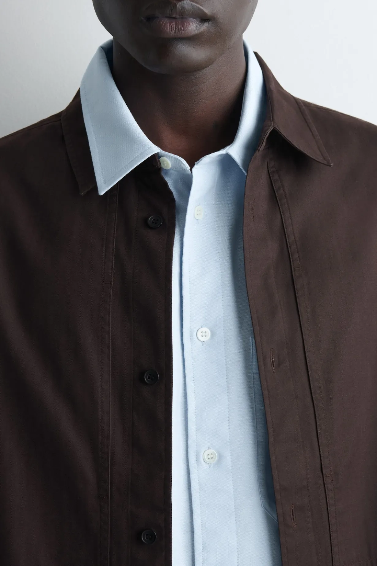 BAUMWOLLHEMD MIT TASCHENDETAILS