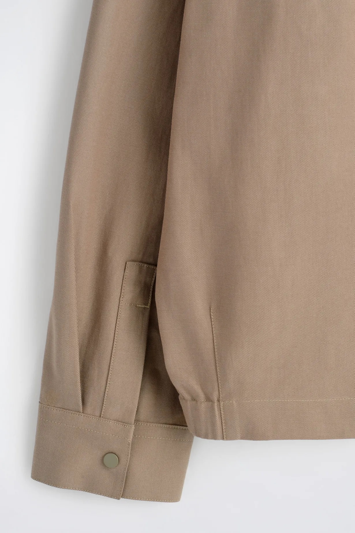 BAUMWOLL-HEMDJACKE MIT KONTRASTEINSÄTZEN