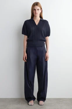 BAUMWOLLHOSE MIT BARREL-BEIN UND FALTEN