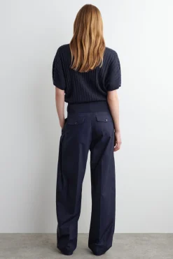 BAUMWOLLHOSE MIT BARREL-BEIN UND FALTEN