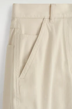 BAUMWOLLHOSE MIT BARREL-BEIN