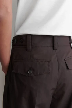 BAUMWOLLHOSE MIT BARREL-BEIN UND FALTEN
