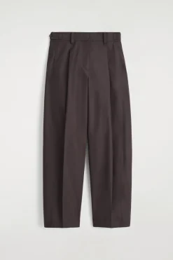 BAUMWOLLHOSE MIT BARREL-BEIN UND FALTEN