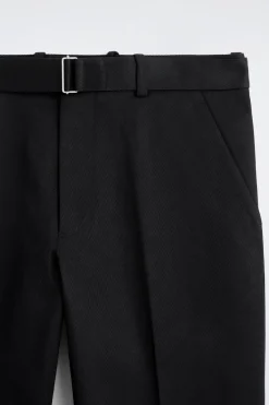BAUMWOLLHOSE MIT GERADEM BEIN UND GÜRTEL