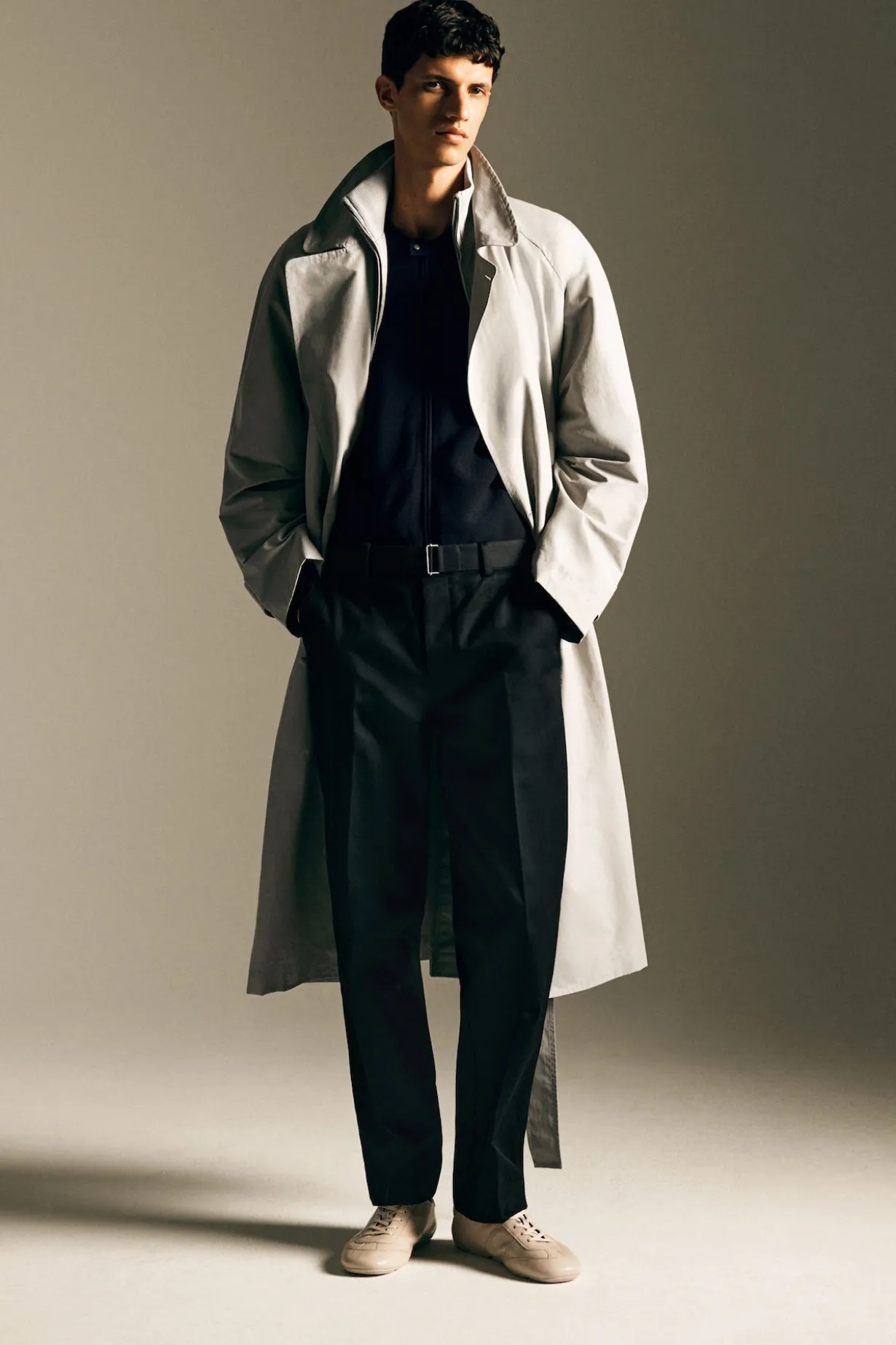 BAUMWOLLHOSE MIT GERADEM BEIN UND GÜRTEL