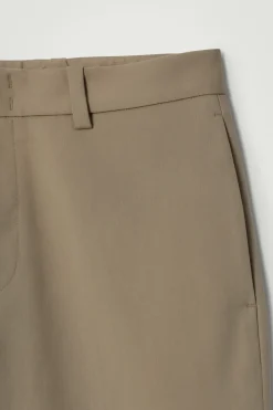BAUMWOLLHOSE MIT SCHMALER PASSFORM