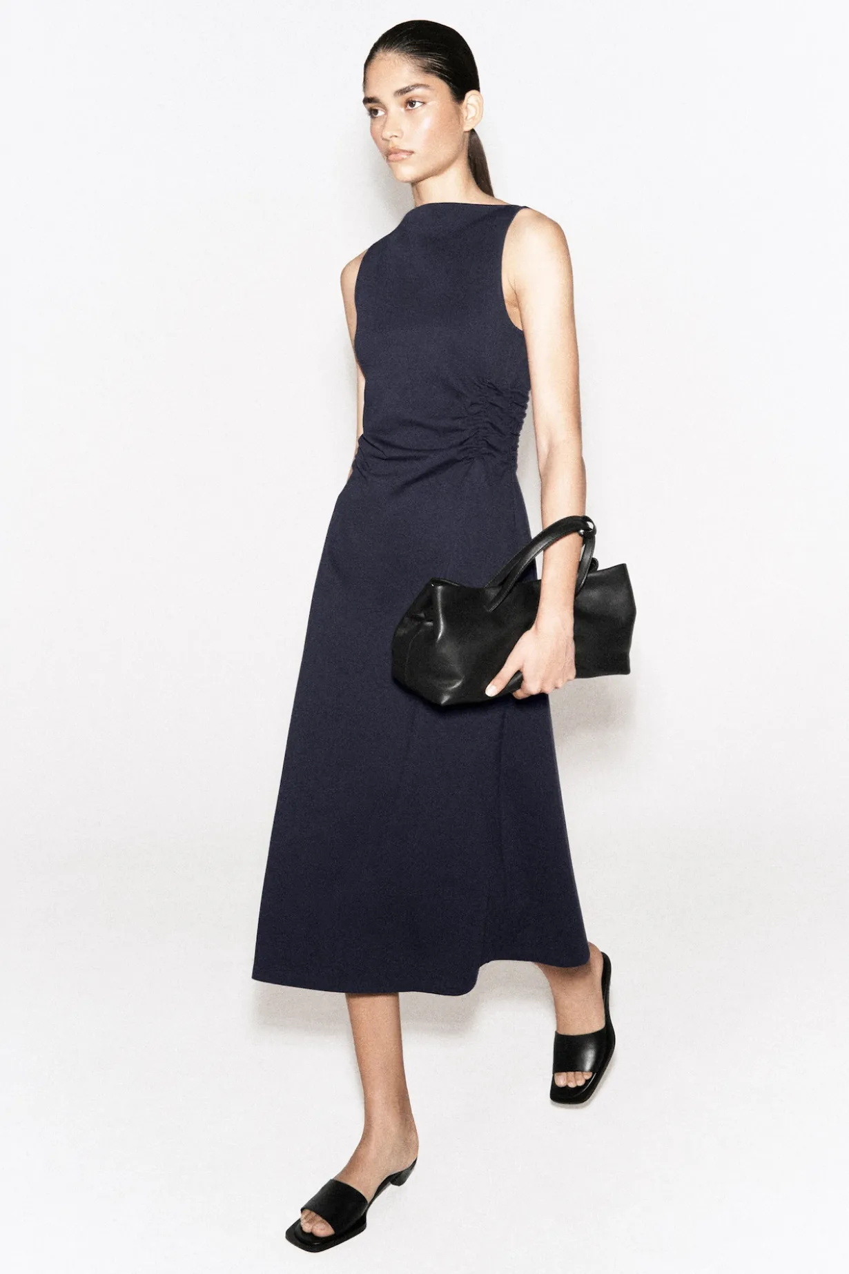 BAUMWOLLJERSEY-MIDIKLEID MIT RÜSCHEN AN DER TAILLE