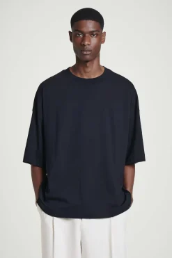 BESONDERS WEITES OVERSIZED-T-SHIRT AUS BAUMWOLLE