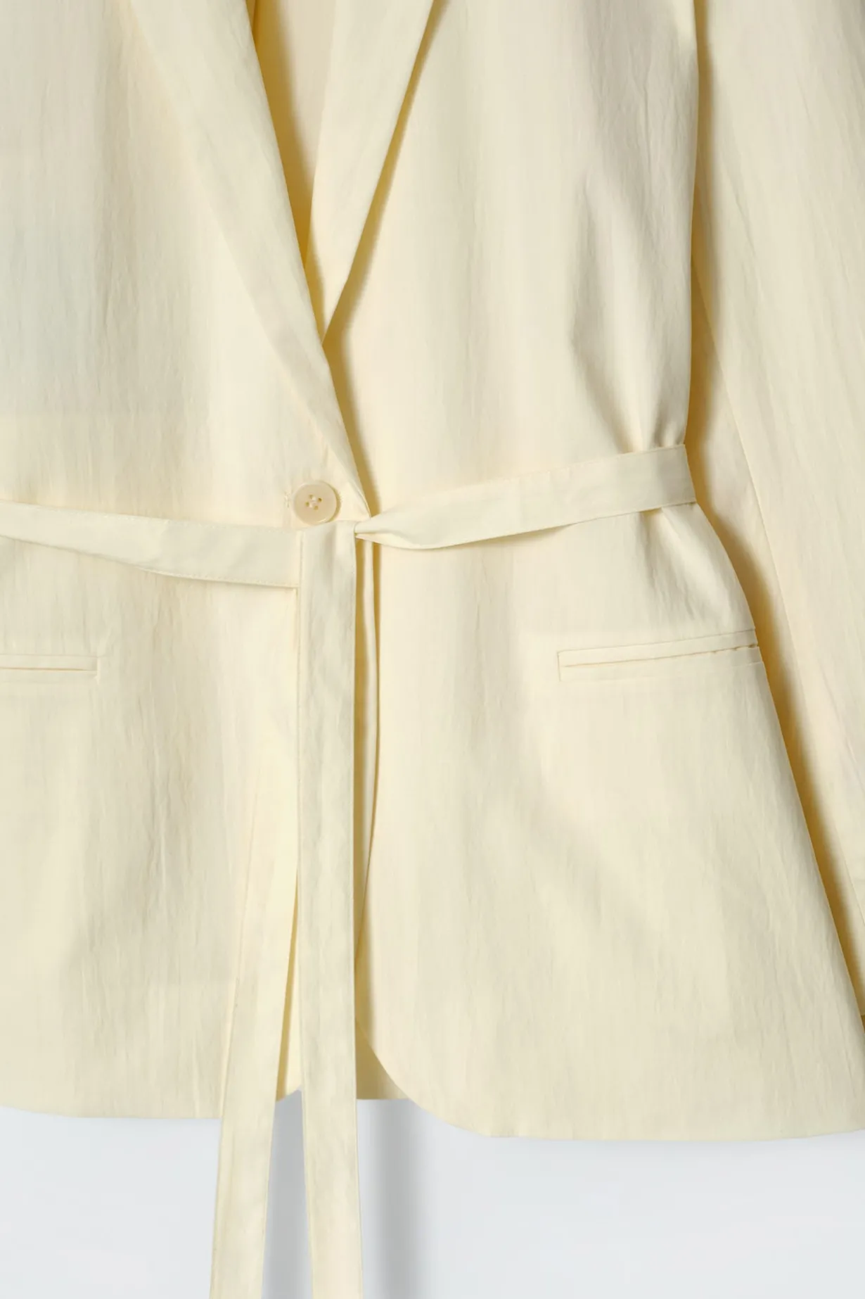 BLAZER AUS BAUMWOLLE MIT BINDEGÜRTEL