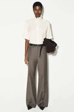BLUSE AUS MODAL MIT RAFFUNGEN AM KRAGEN