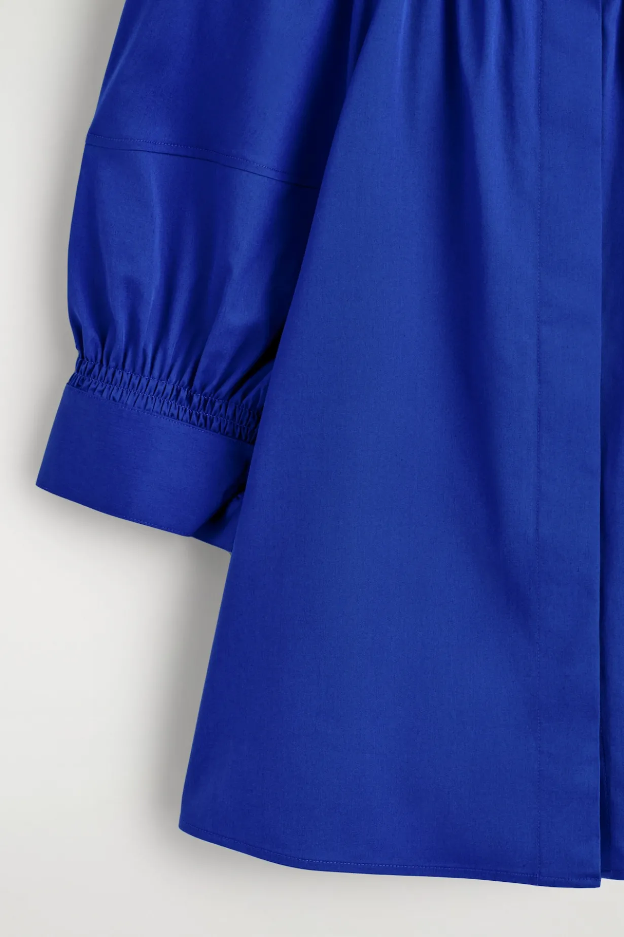 BLUSE MIT GESMOKTEN PUFFÄRMELN