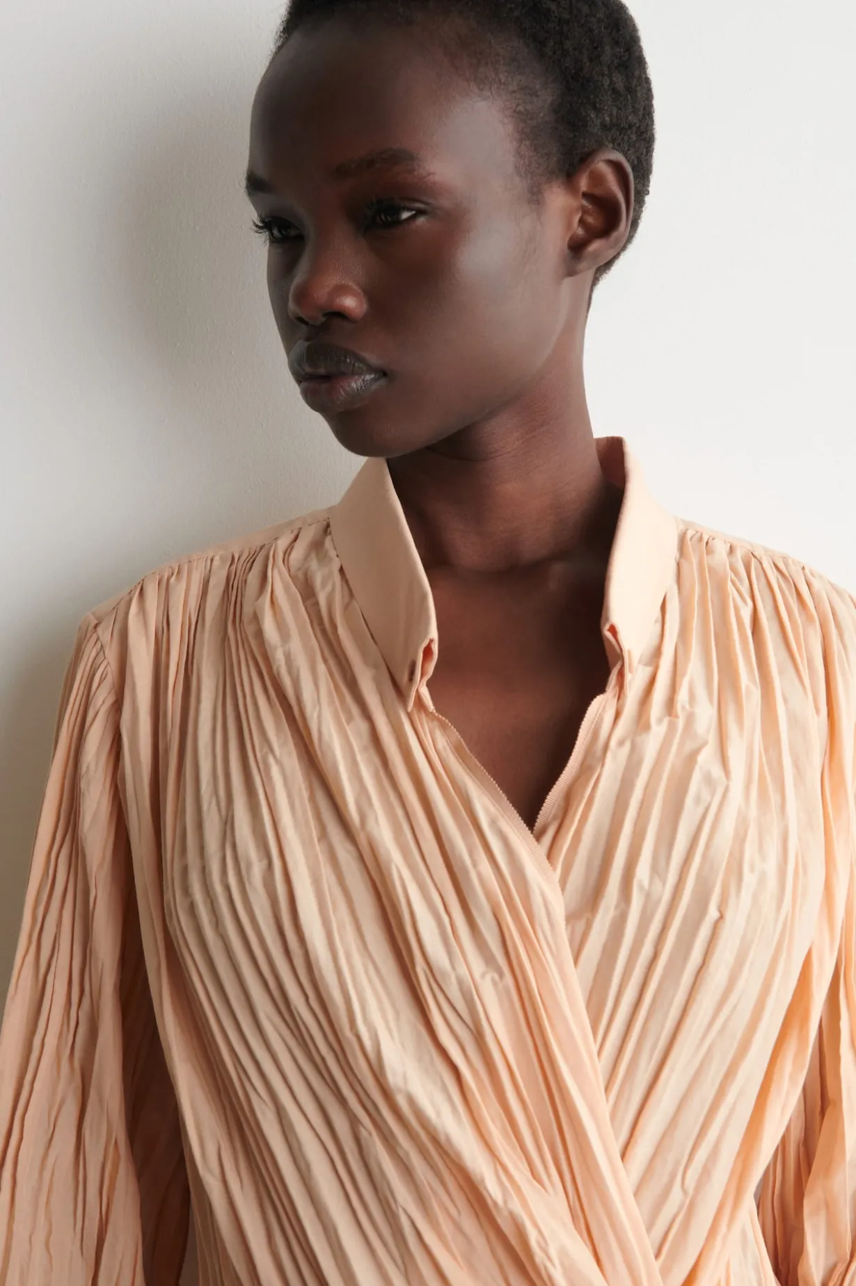 BLUSE MIT KNITTEROPTIK
