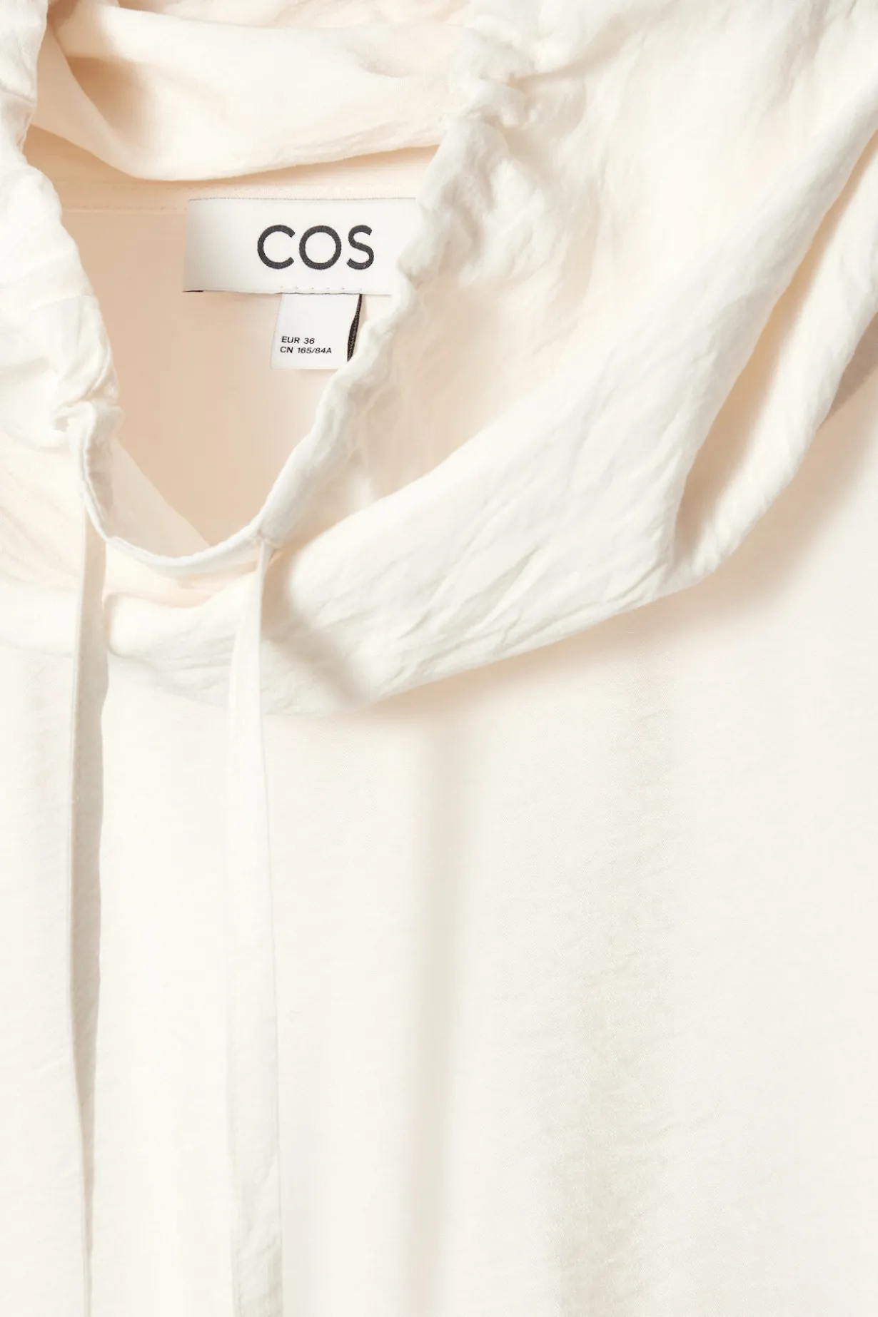 BLUSE MIT STEHKRAGEN MIT KORDELZUG