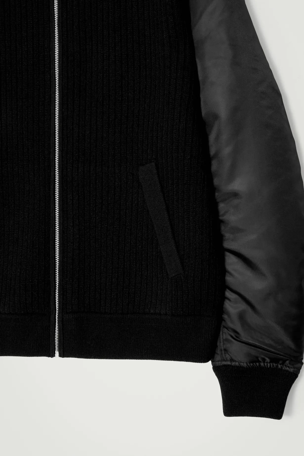 BOMBERJACKE AUS MERINOWOLLE UND NYLON