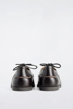 BOOTSSCHUHE AUS LEDER