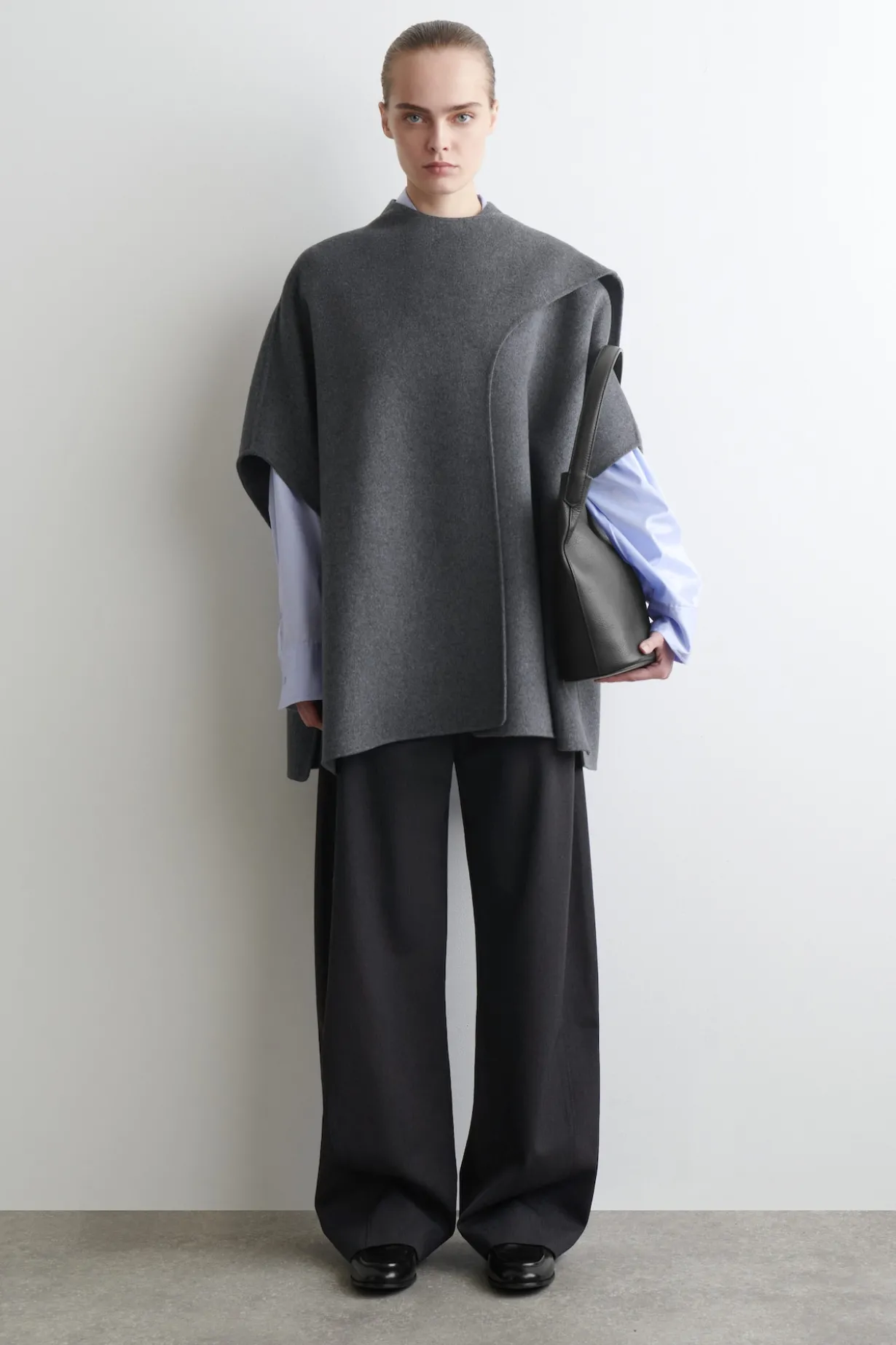 CAPE AUS DOUBLEFACE-MERINOWOLLE MIT SCHAL