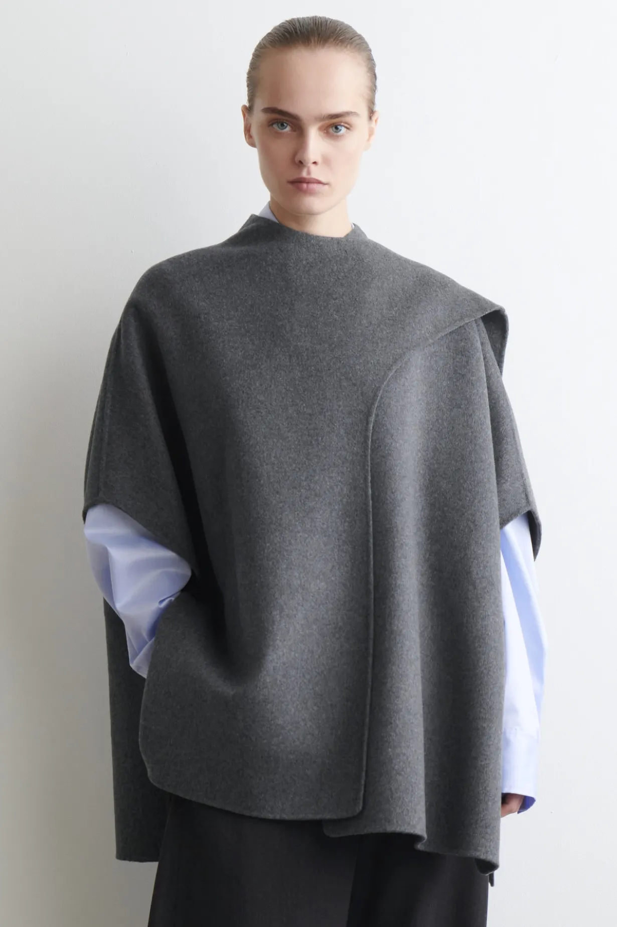 CAPE AUS DOUBLEFACE-MERINOWOLLE MIT SCHAL
