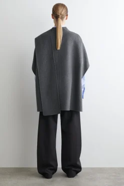 CAPE AUS DOUBLEFACE-MERINOWOLLE MIT SCHAL