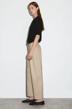CHINOHOSE AUS BAUMWOLLE MIT BARREL-BEIN