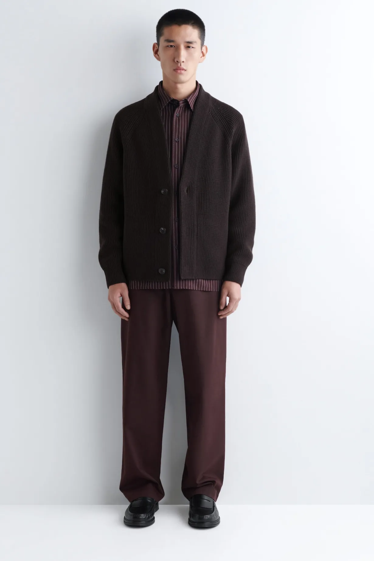 CHINOHOSE AUS BAUMWOLLE MIT GERADEM BEIN