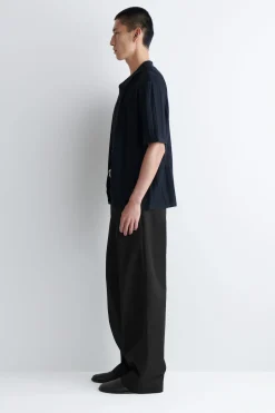 CHINOHOSE AUS BAUMWOLLE MIT WEITEM BEIN