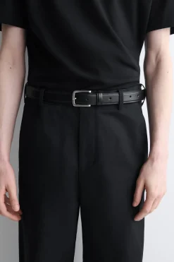 CHINOHOSE AUS BAUMWOLLE MIT WEITEM BEIN
