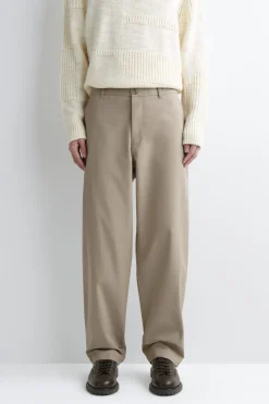 CHINOHOSE AUS BAUMWOLLE MIT GERADEM BEIN