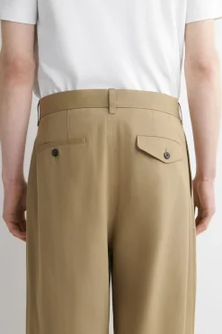 CHINOHOSE AUS BAUMWOLLE MIT WEITEM BEIN