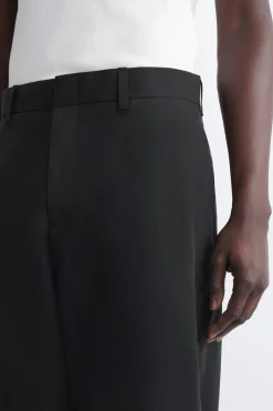 CHINOHOSE AUS BAUMWOLLE MIT WEITEM BEIN