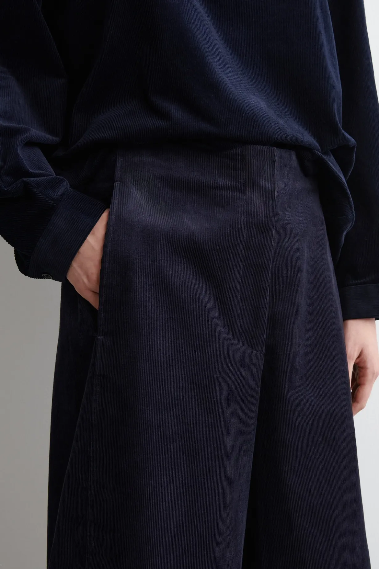 CORDHOSE MIT BARREL-BEIN