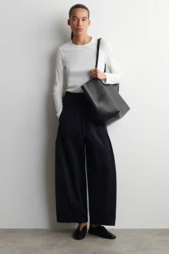 CORDHOSE MIT BARREL-BEIN UND ELASTISCHEM BUND