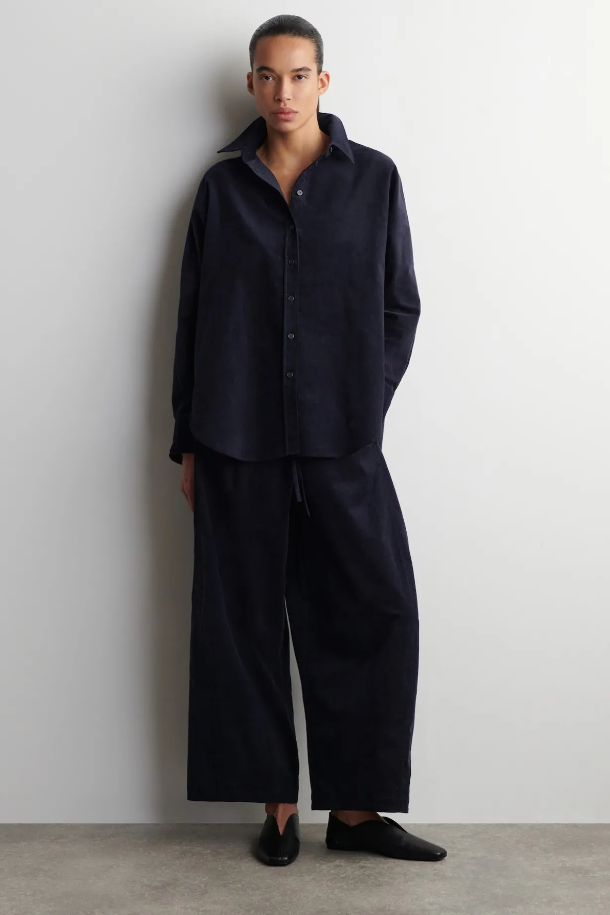 CORDHOSE MIT BARREL-BEIN UND ELASTISCHEM BUND
