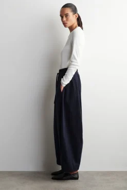 CORDHOSE MIT BARREL-BEIN UND ELASTISCHEM BUND