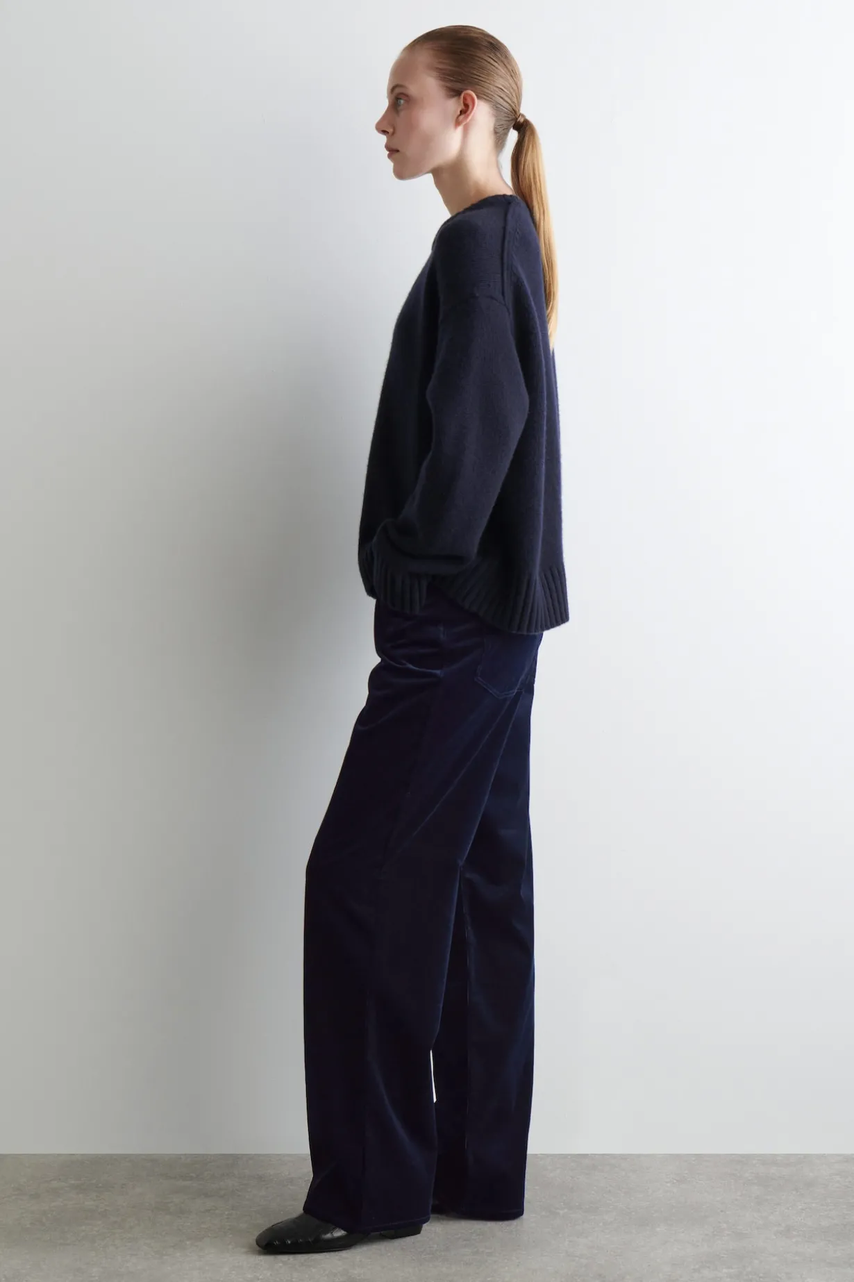 CORDHOSE MIT GERADEM BEIN