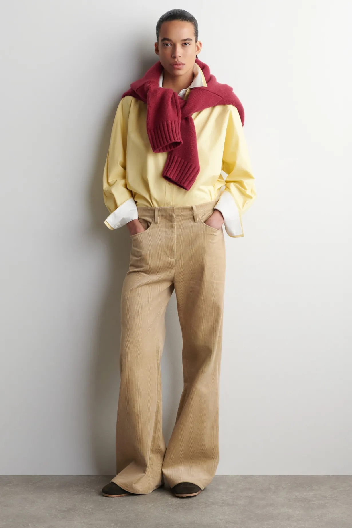 CORDHOSE MIT GERADEM BEIN