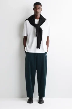 CORDHOSE MIT SCHMAL ZULAUFENDEM BEIN