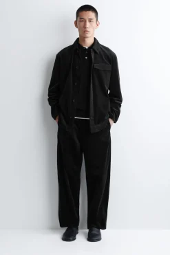 CORDHOSE MIT SCHMAL ZULAUFENDEM BEIN