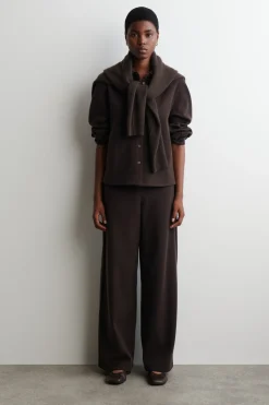 CORDHOSE MIT WEITEM BEIN
