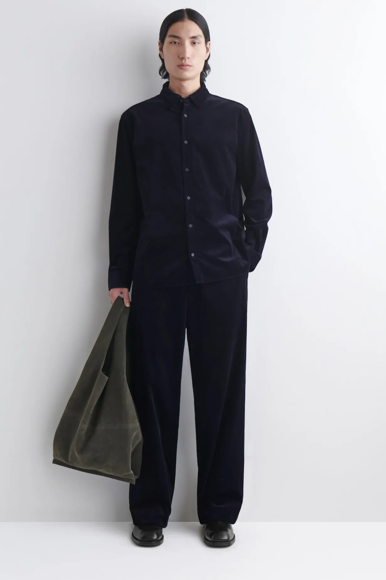 CORDHOSE MIT WEITEM BEIN