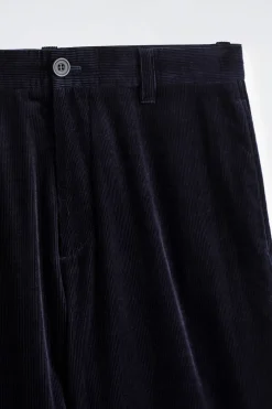 CORDHOSE MIT WEITEM BEIN