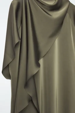 DAS ETUIKLEID MIT SCHALDETAIL
